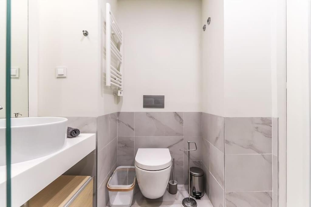 Marques Pombal Central 2 Bed Apt Ac ลิสบอน ภายนอก รูปภาพ